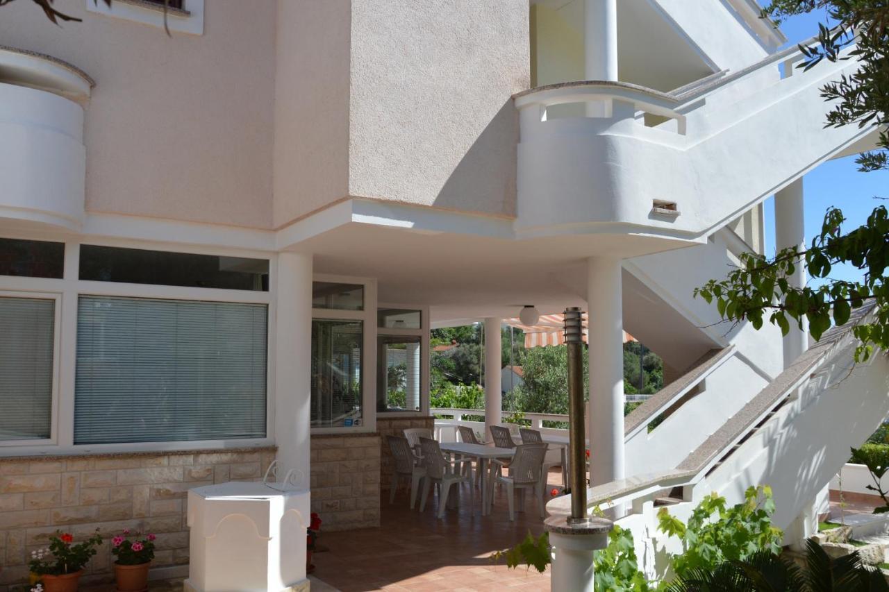 Apartments And Rooms By The Sea Jakisnica, Pag - 4160 ルン エクステリア 写真