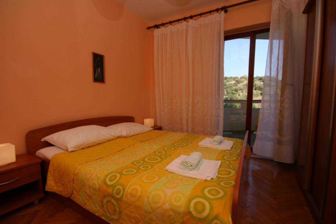 Apartments And Rooms By The Sea Jakisnica, Pag - 4160 ルン エクステリア 写真