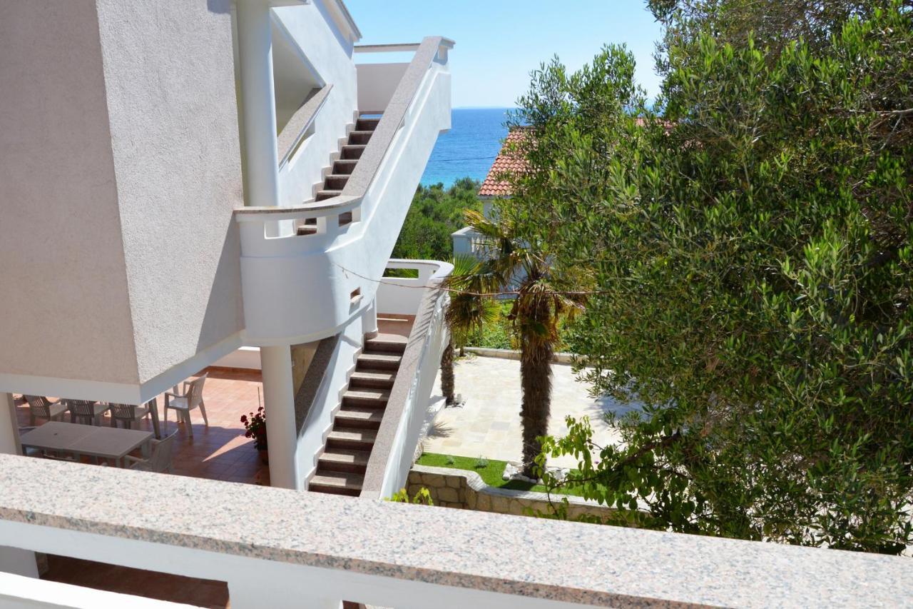 Apartments And Rooms By The Sea Jakisnica, Pag - 4160 ルン エクステリア 写真