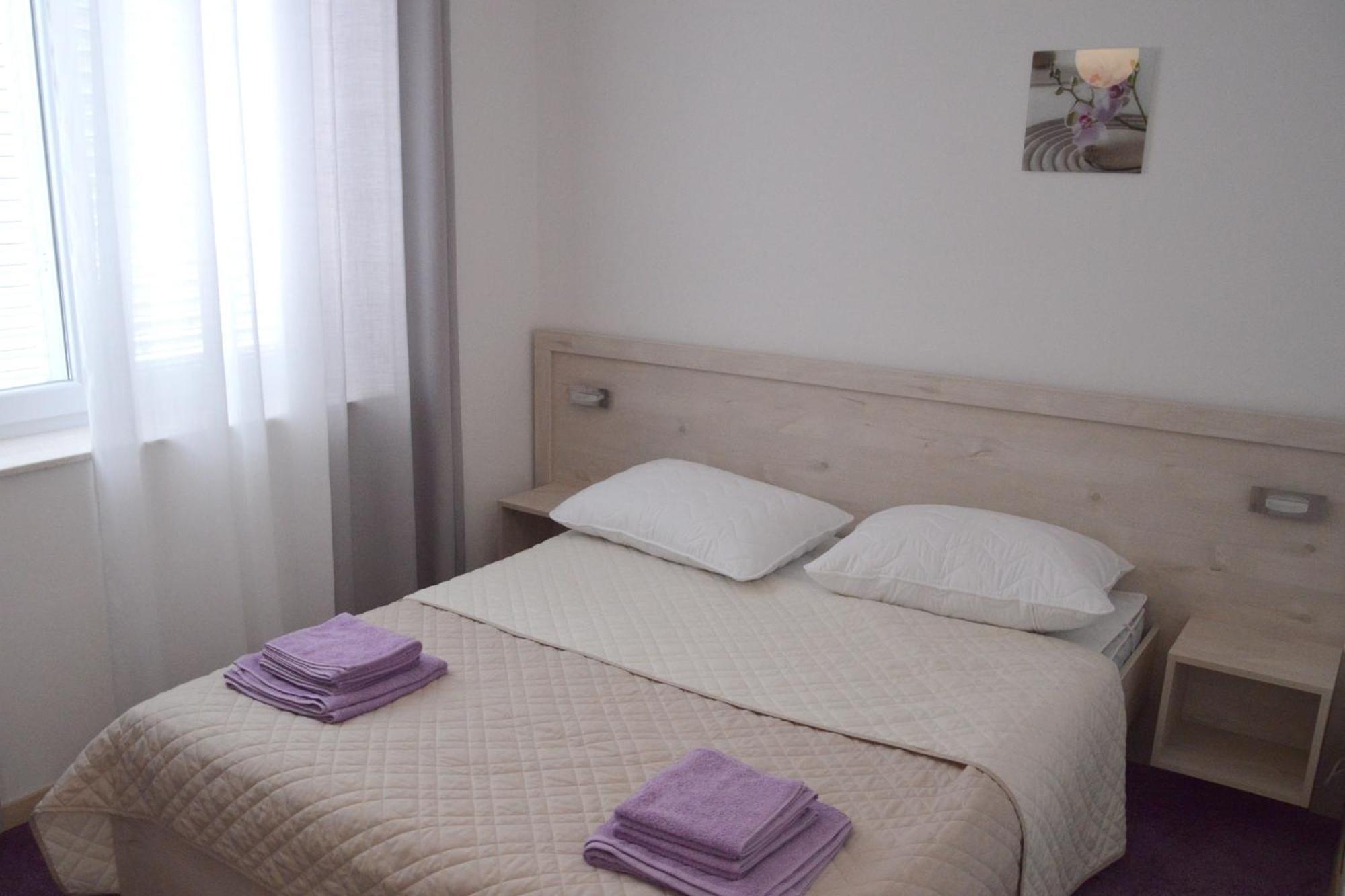 Apartments And Rooms By The Sea Jakisnica, Pag - 4160 ルン エクステリア 写真