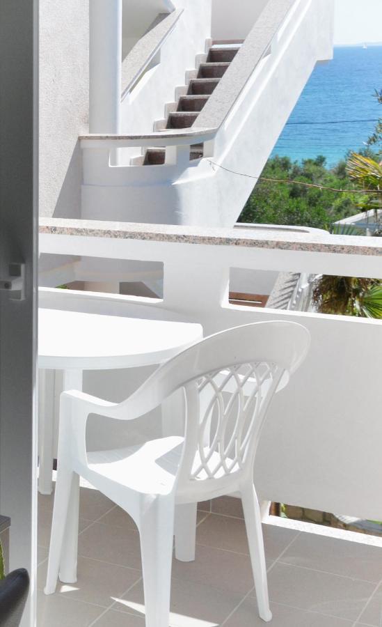 Apartments And Rooms By The Sea Jakisnica, Pag - 4160 ルン エクステリア 写真