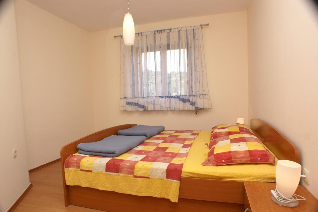 Apartments And Rooms By The Sea Jakisnica, Pag - 4160 ルン エクステリア 写真