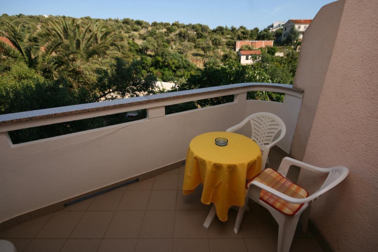 Apartments And Rooms By The Sea Jakisnica, Pag - 4160 ルン エクステリア 写真