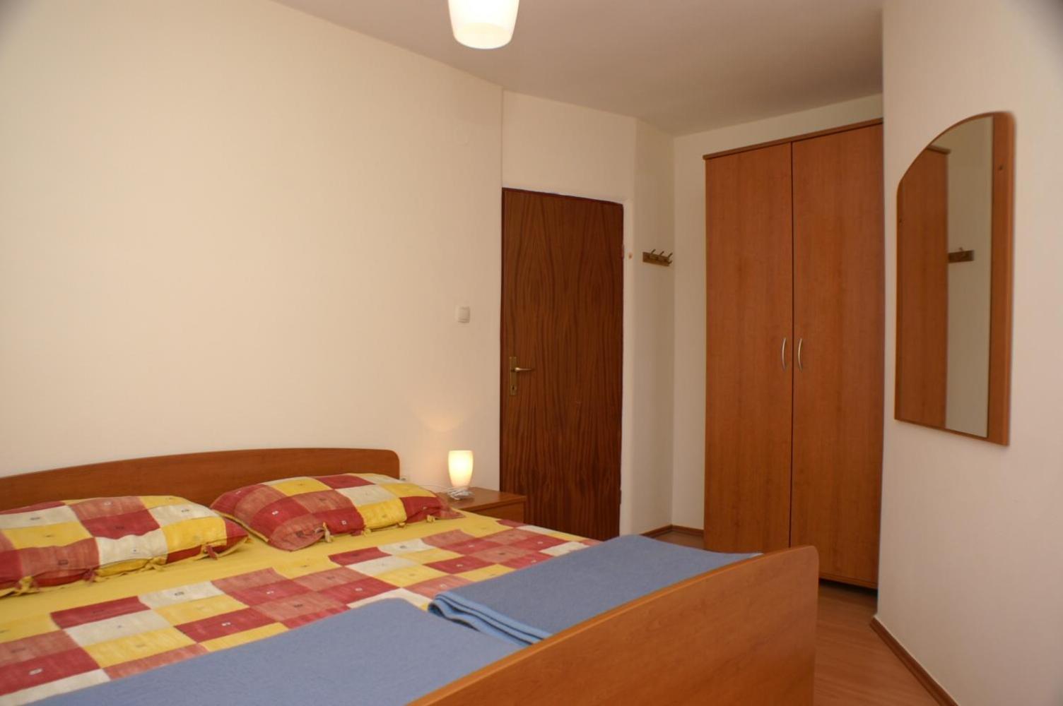 Apartments And Rooms By The Sea Jakisnica, Pag - 4160 ルン 部屋 写真